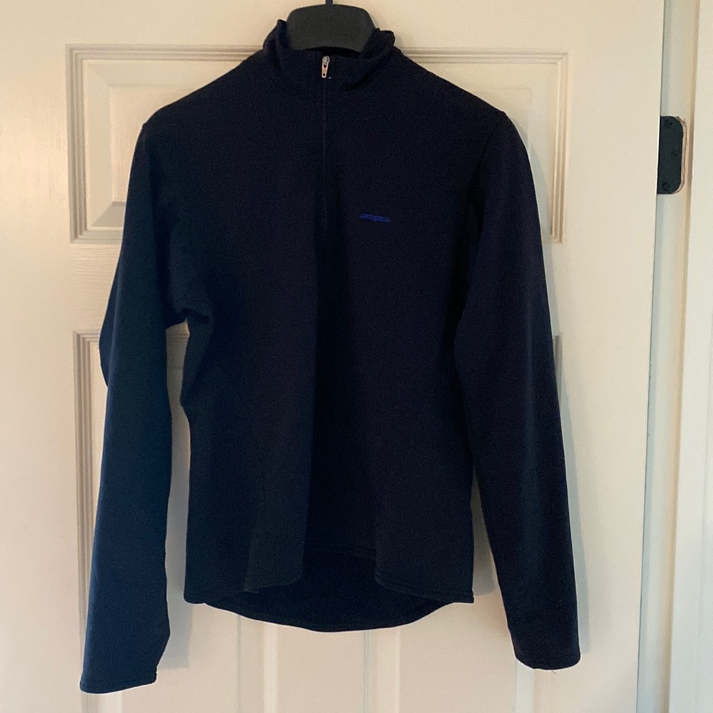 Patagonia women’s black under layer. Size M.